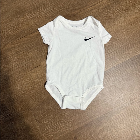 Nike Infant Light Green Hoodie Set - Picture 3 of 4